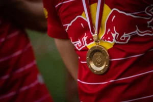 Die Meistermedaille Foto (c) Markus Berger - FC Red Bull Salzburg