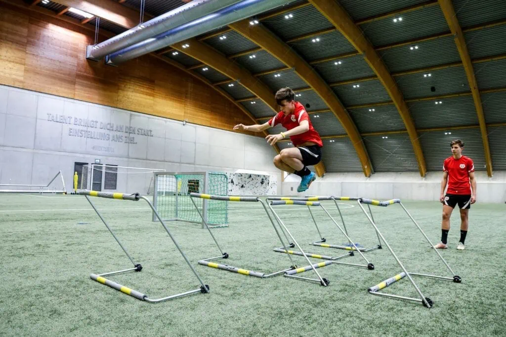 Talente der Red Bull Fussballakademie. (c) Jasmin Walter - FC Red Bull Salzburg via Getty Images